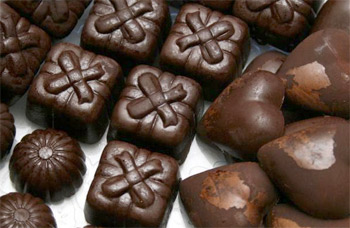 الشوكولا الداكنة تحمي الأسنان