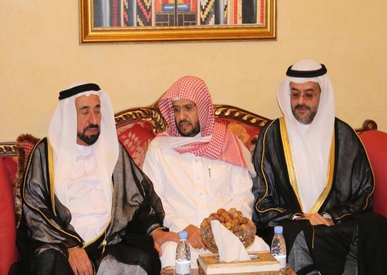 حاكم الشارقة يعزي البشري بالرياض في وفاة أبنائه