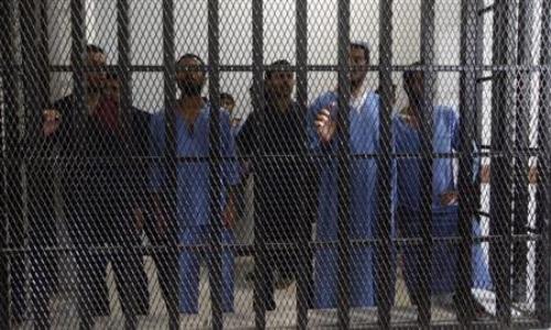 البحرين: سجن 11 مواطنًا 15 سنة بتهمة حيازة أسلحة