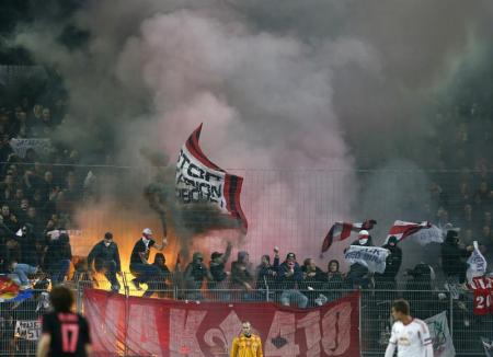 معاقبة جماهير "أياكس" بسبب الشغب في نهائي كأس هولندا