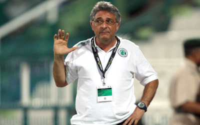 "باكيتا" يستقيل من تدريب الشباب