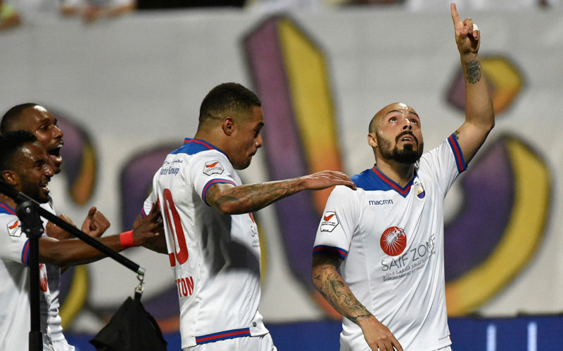 ثلاثية الشارقة تحبط «الزعيم».. وتسعد الوحدة