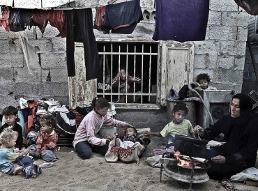 تقرير حقوقي: غزة أمام خطر جدي يتطلب تدخلاً عاجلاً قبل الانهيار